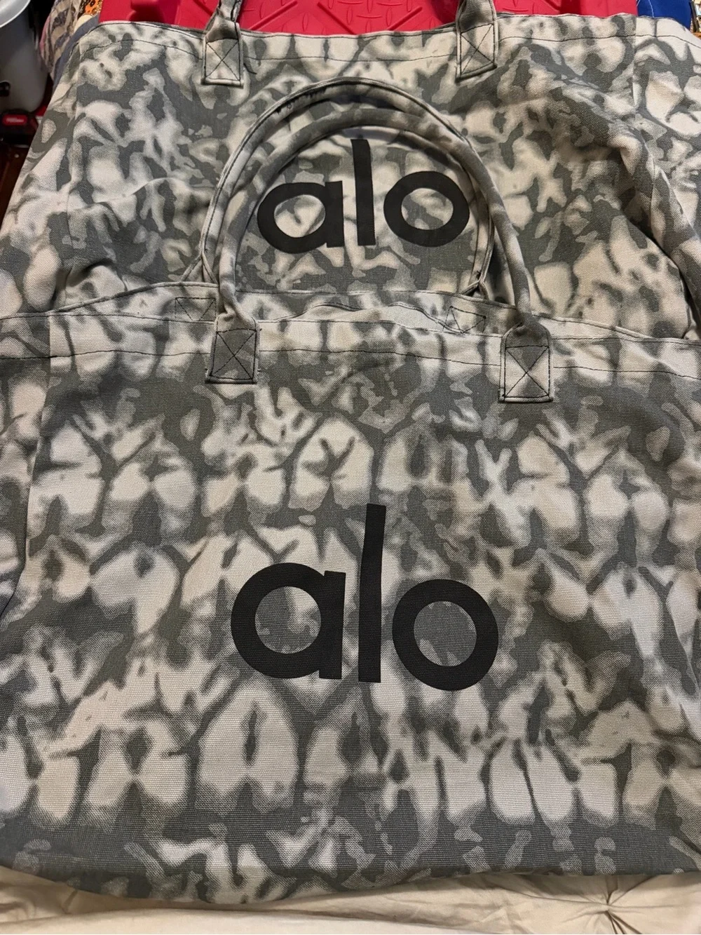Alo Tie-Dye Canvas Tote Bag in Gray and Cream